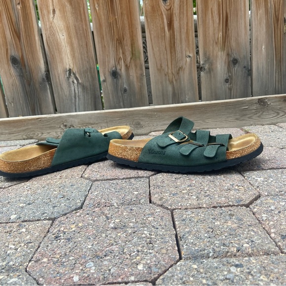 Walk with ransons  women green buckle front cork screw sandals. Size 7.5. Used. - Picture 3 of 10